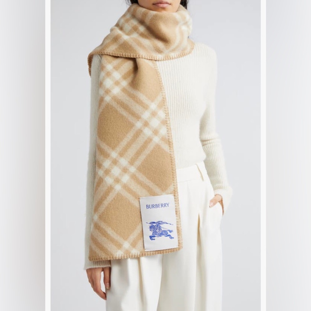 NWT $550 Burberry Equestrian Knight Detail Check Wool Scarf, ARCHIVE BEIGE!